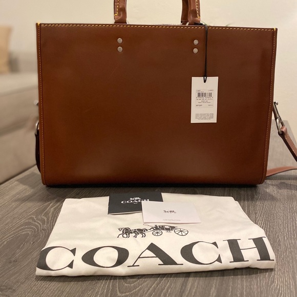 🏷 Coach Rogue Brief - Picture 10 of 11